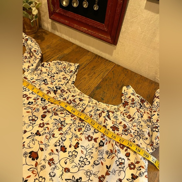 🌸ANA floral peasant blouse, size S - Picture 4 of 9